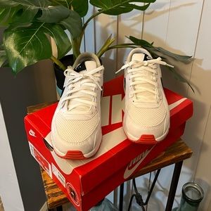 Women’s Nike Air Max Excee size 7 1/2 multicolored